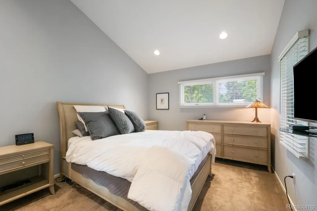 5775 Eastman Boulevard West Bloomfield Charter Township MI 48323