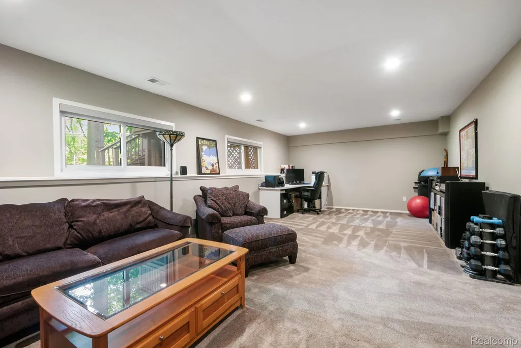 5775 Eastman Boulevard West Bloomfield Charter Township MI 48323