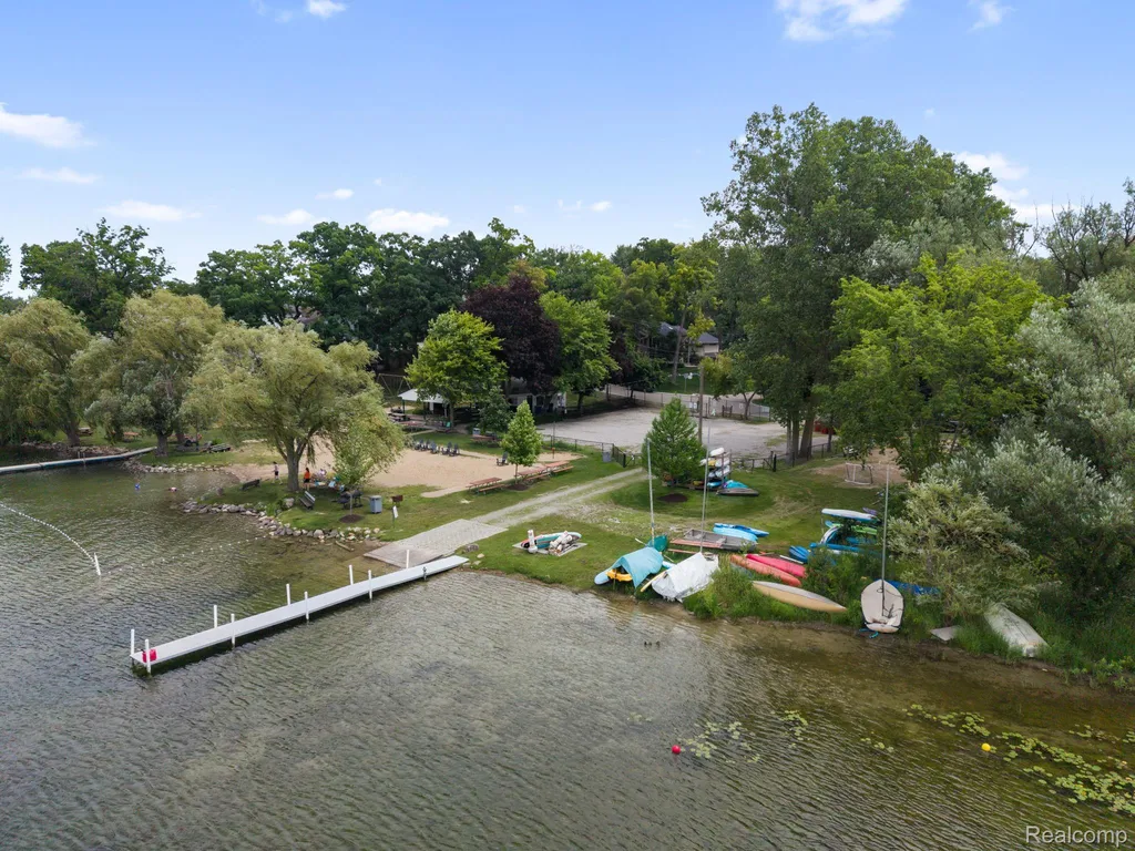 5775 Eastman Boulevard West Bloomfield Charter Township MI 48323