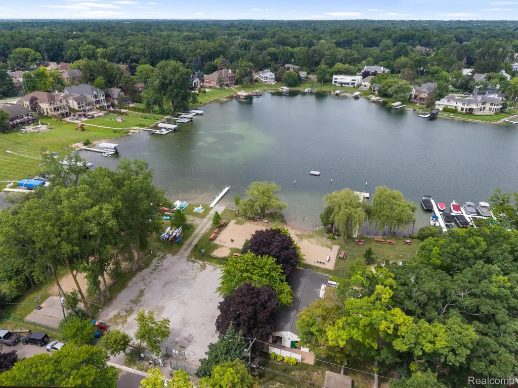 5775 Eastman Boulevard West Bloomfield Charter Township MI 48323