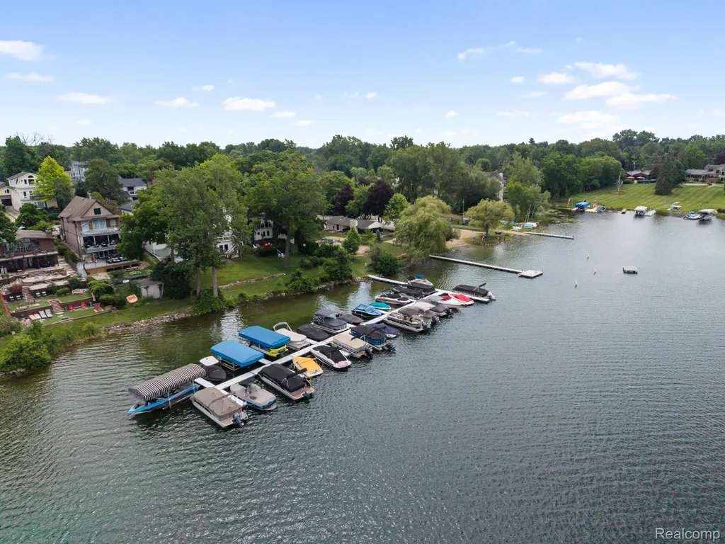 5775 Eastman Boulevard West Bloomfield Charter Township MI 48323