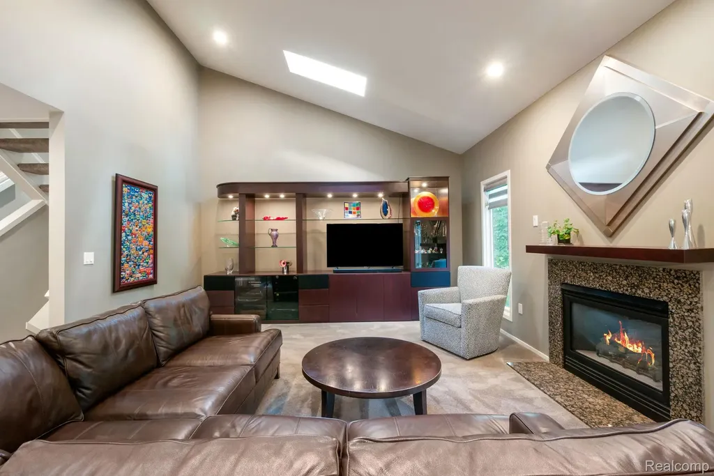5775 Eastman Boulevard West Bloomfield Charter Township MI 48323