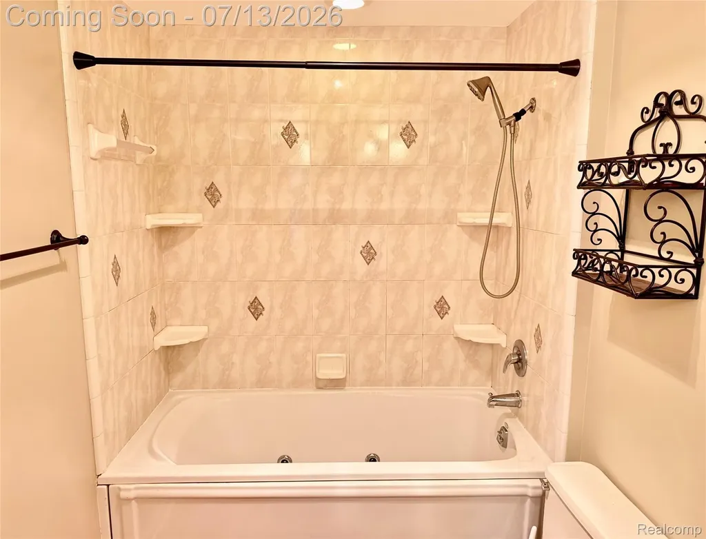 35601 Ashford Drive Sterling Heights City MI 48312