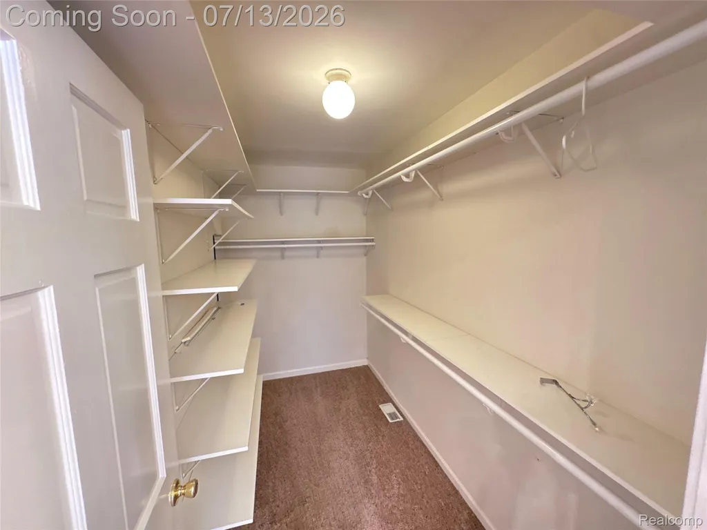 35601 Ashford Drive Sterling Heights City MI 48312