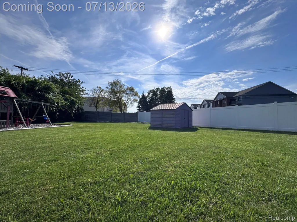 35601 Ashford Drive Sterling Heights City MI 48312
