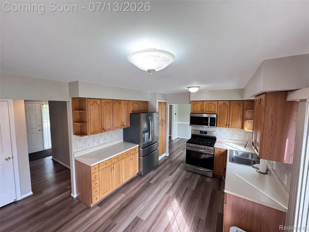 35601 Ashford Drive Sterling Heights City MI 48312