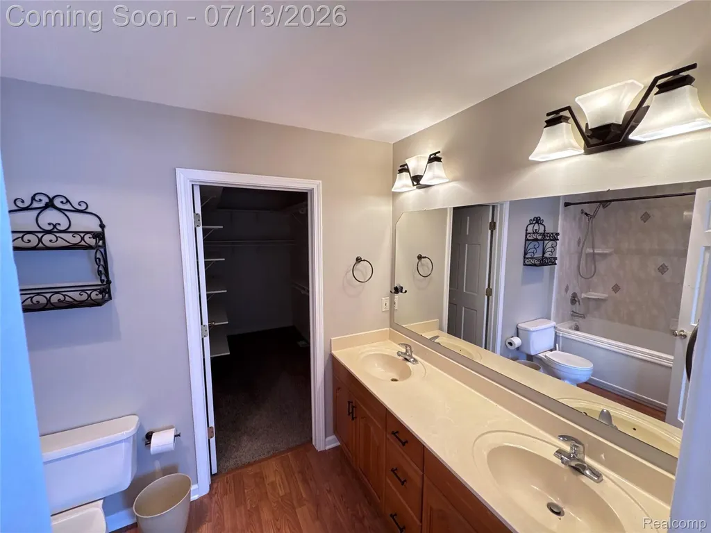 35601 Ashford Drive Sterling Heights City MI 48312