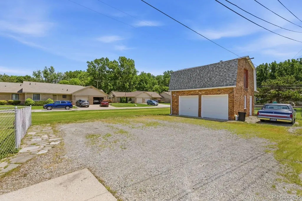 19116 Masonic Boulevard Roseville City MI 48066