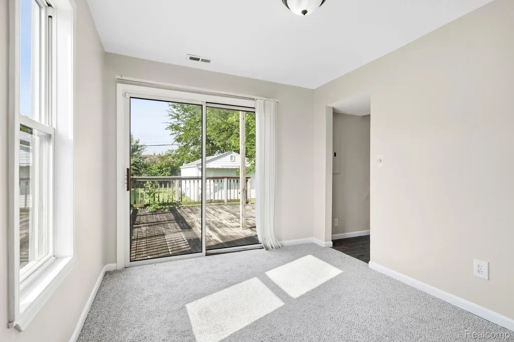 1507-11 Cleophus Parkway Lincoln Park City MI 48146