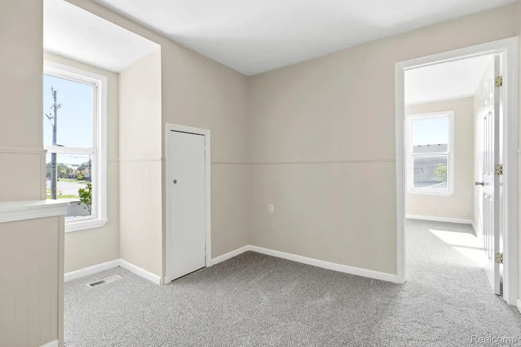 1507-11 Cleophus Parkway Lincoln Park City MI 48146