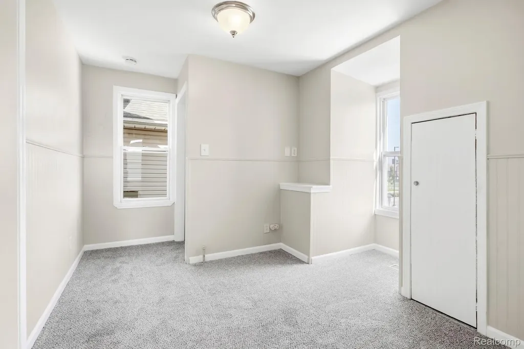 1507-11 Cleophus Parkway Lincoln Park City MI 48146