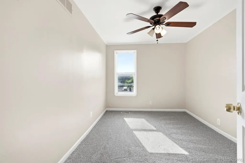 1507-11 Cleophus Parkway Lincoln Park City MI 48146
