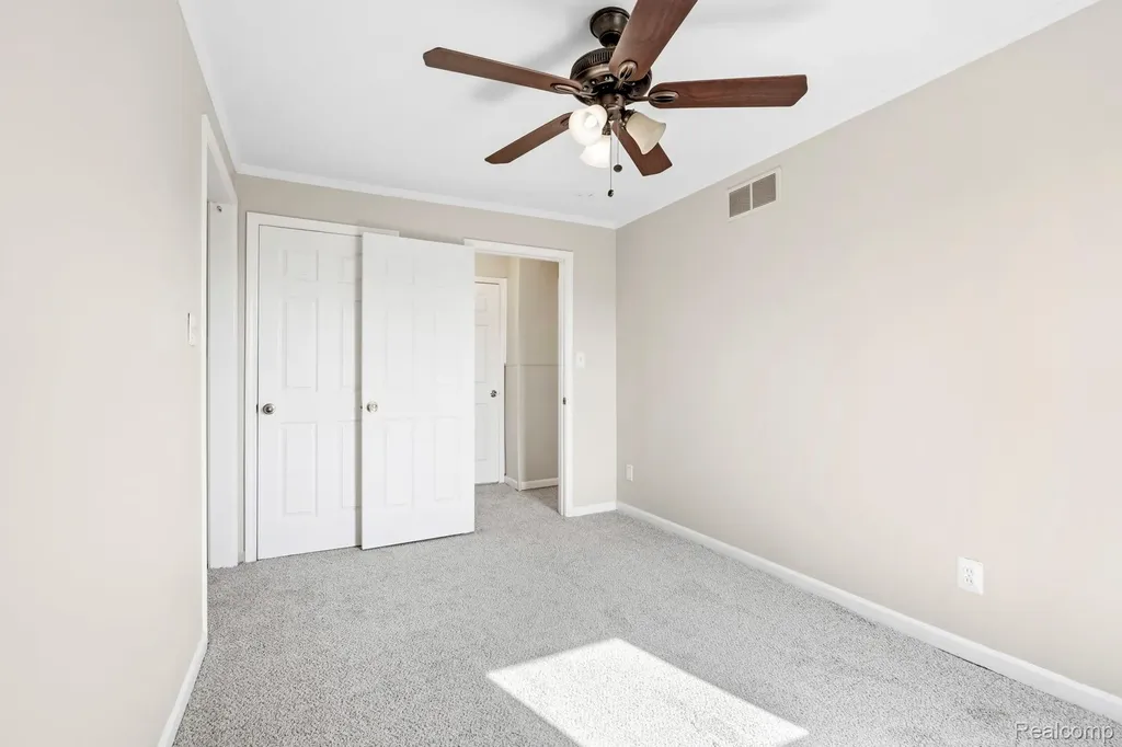 1507-11 Cleophus Parkway Lincoln Park City MI 48146