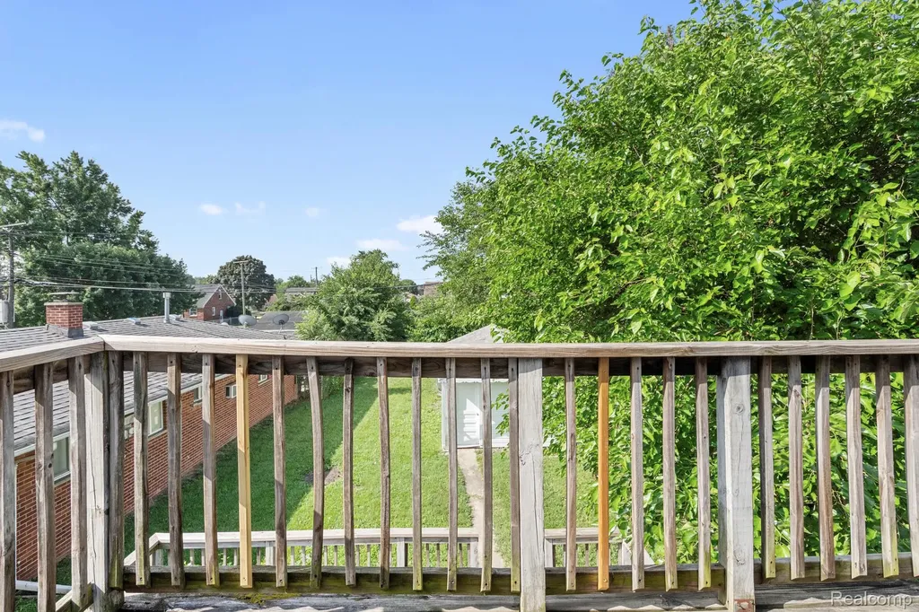 1507-11 Cleophus Parkway Lincoln Park City MI 48146