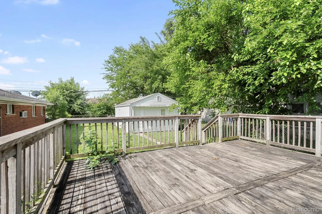 1507-11 Cleophus Parkway Lincoln Park City MI 48146