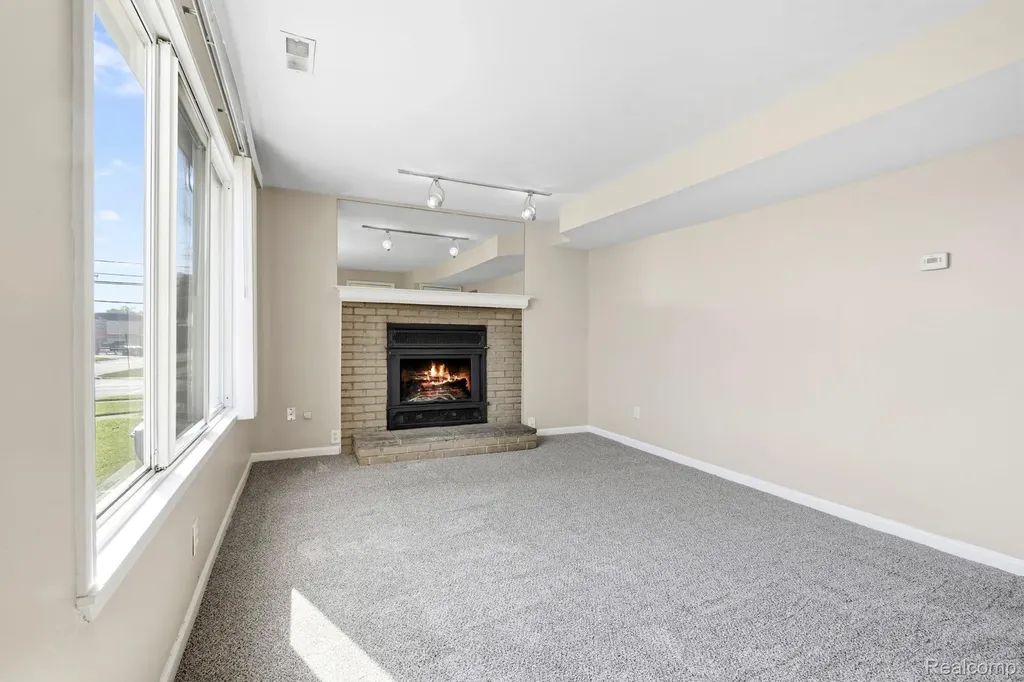 1507-11 Cleophus Parkway Lincoln Park City MI 48146