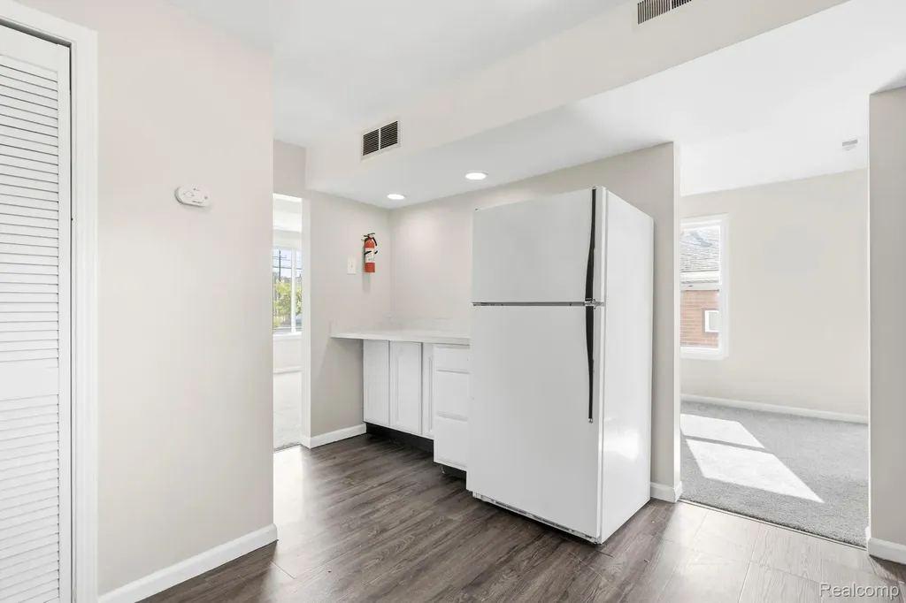 1507-11 Cleophus Parkway Lincoln Park City MI 48146