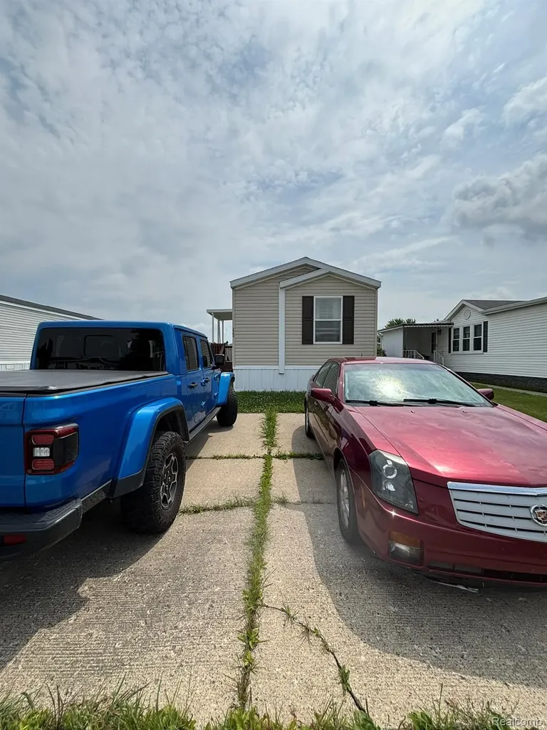 220 Pheasant Lane Grand Blanc Charter Township MI 48439
