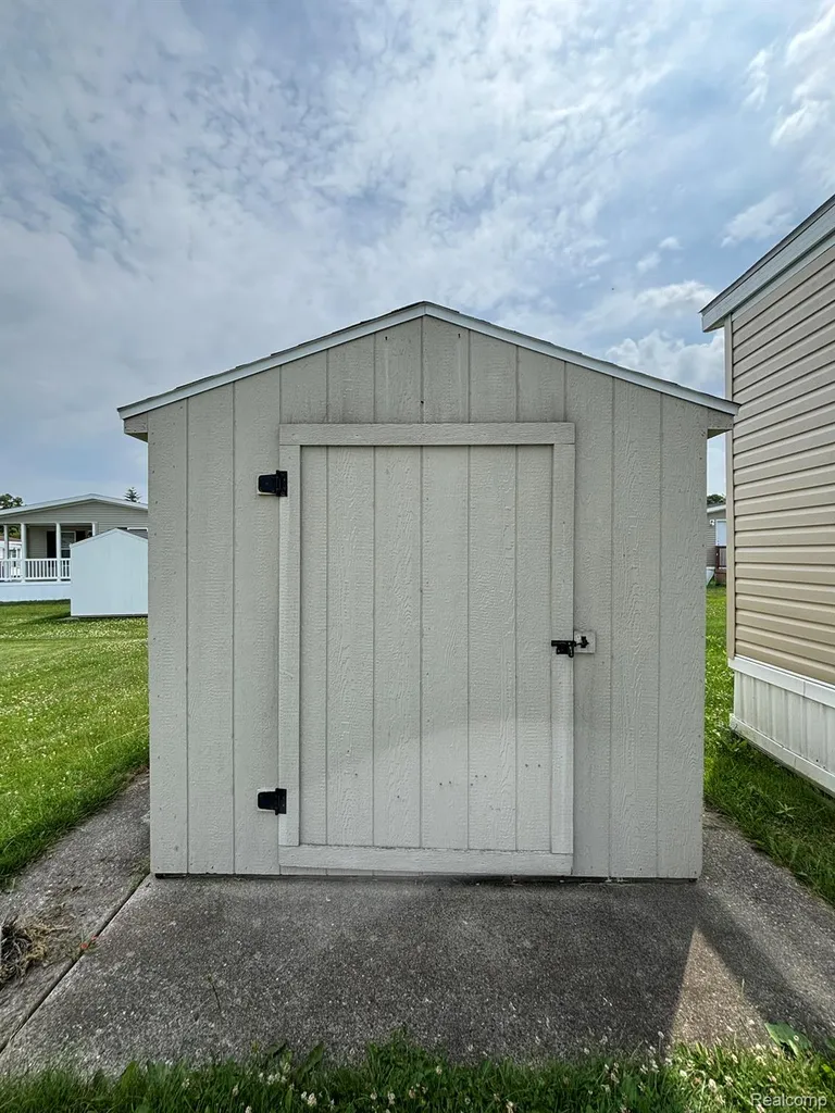 220 Pheasant Lane Grand Blanc Charter Township MI 48439
