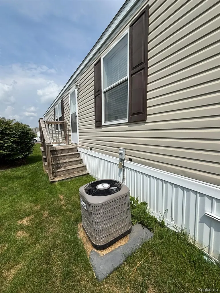 220 Pheasant Lane Grand Blanc Charter Township MI 48439