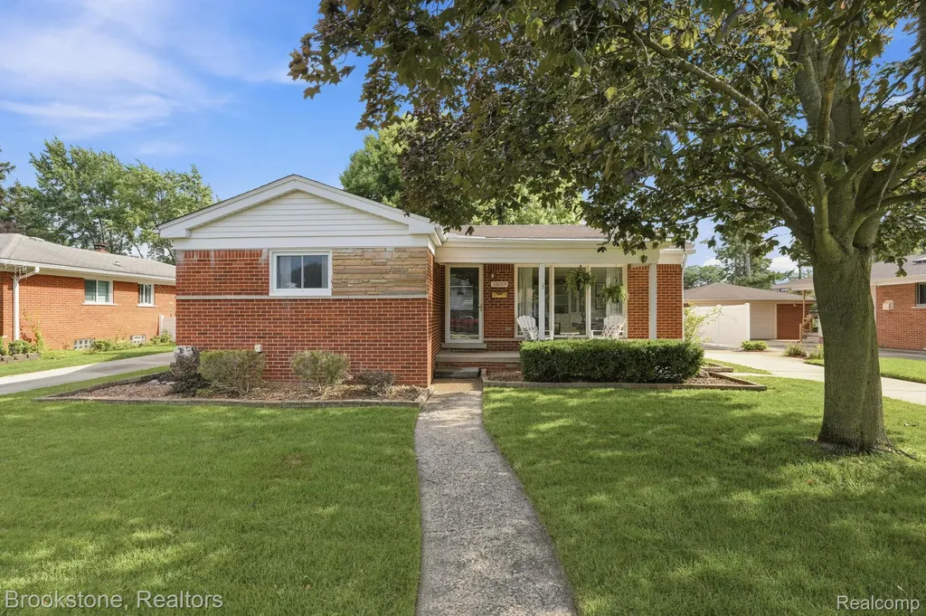 39209 Orangelawn Street Livonia City MI 48150