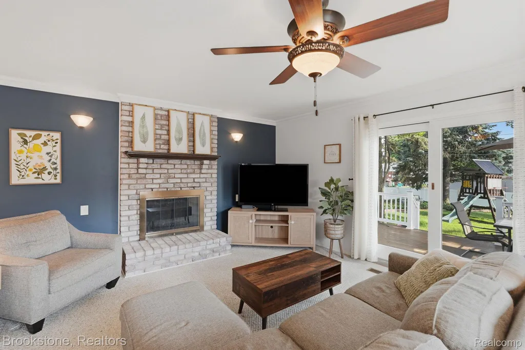 39209 Orangelawn Street Livonia City MI 48150