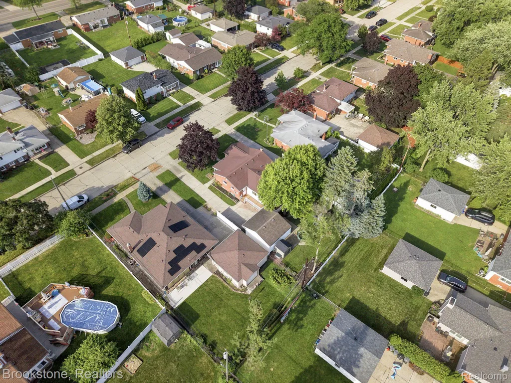 39209 Orangelawn Street Livonia City MI 48150