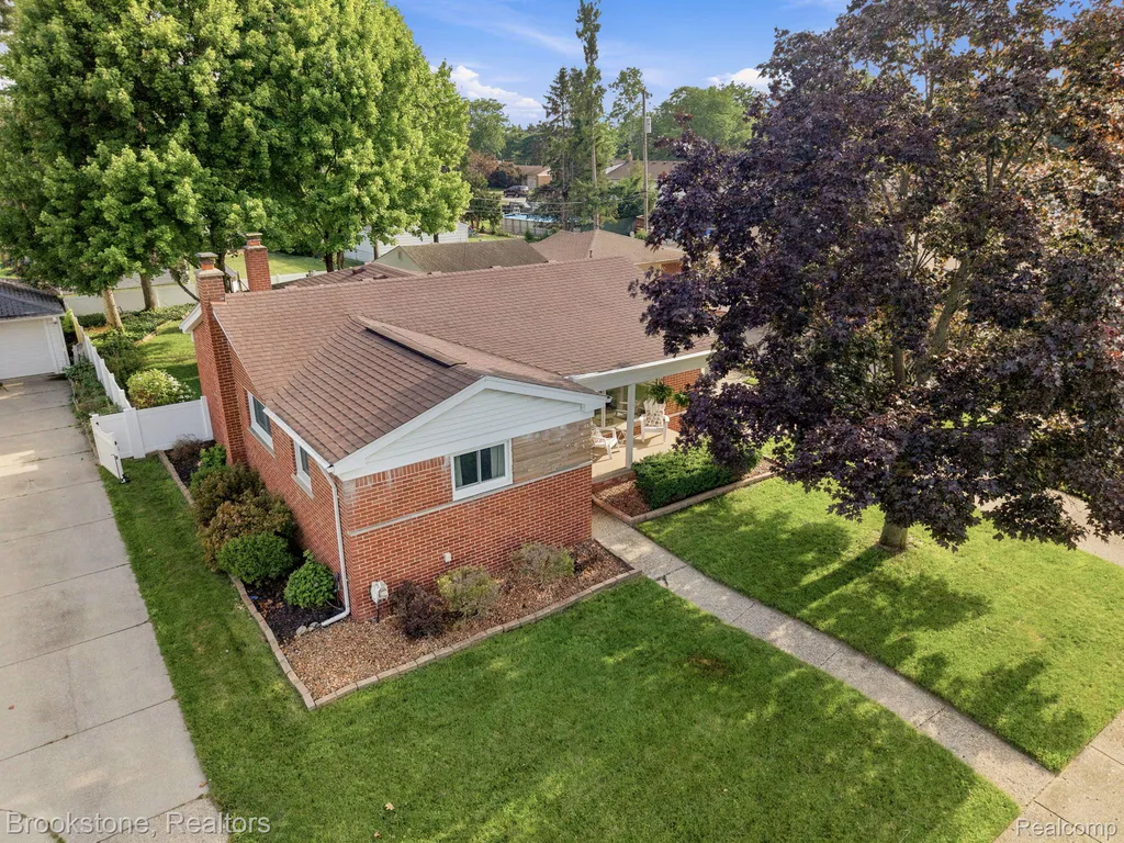 39209 Orangelawn Street Livonia City MI 48150