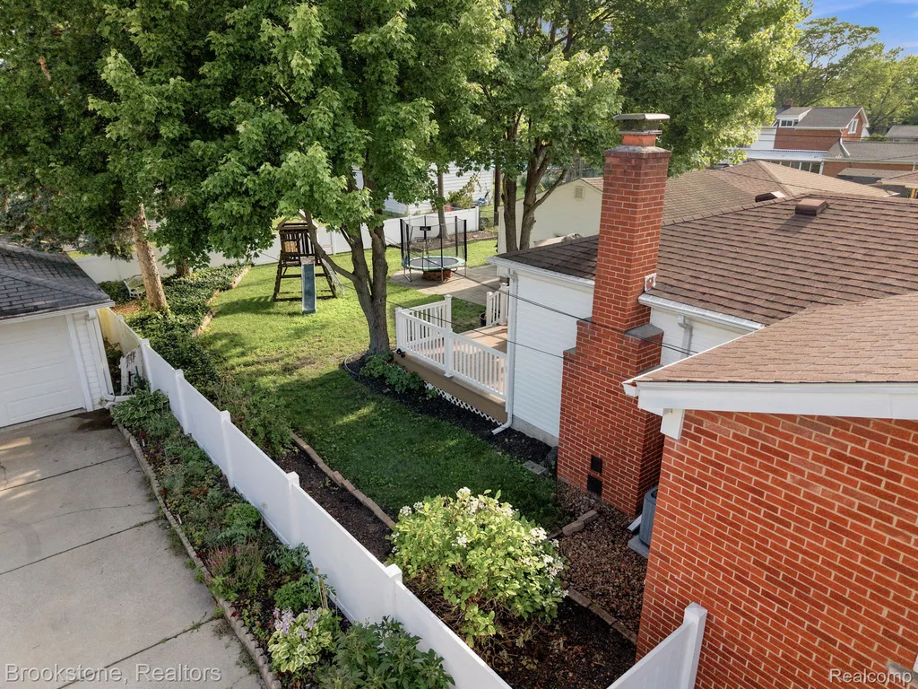 39209 Orangelawn Street Livonia City MI 48150