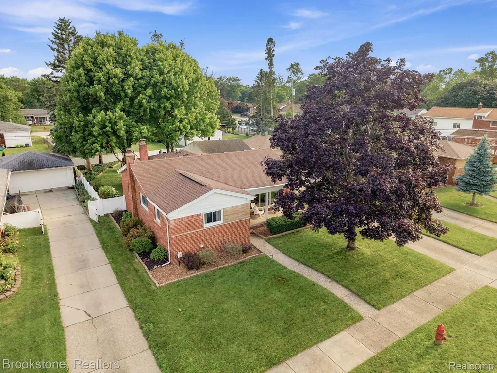 39209 Orangelawn Street Livonia City MI 48150