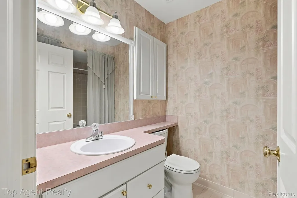 48659 Sundance Court Shelby Charter Township MI 48315