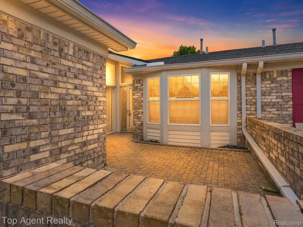 48659 Sundance Court Shelby Charter Township MI 48315