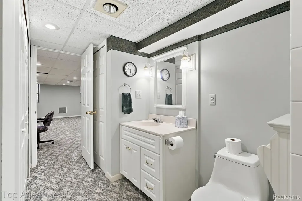 48659 Sundance Court Shelby Charter Township MI 48315
