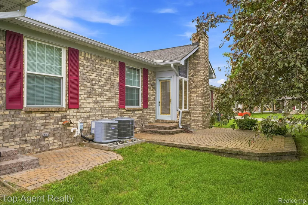 48659 Sundance Court Shelby Charter Township MI 48315