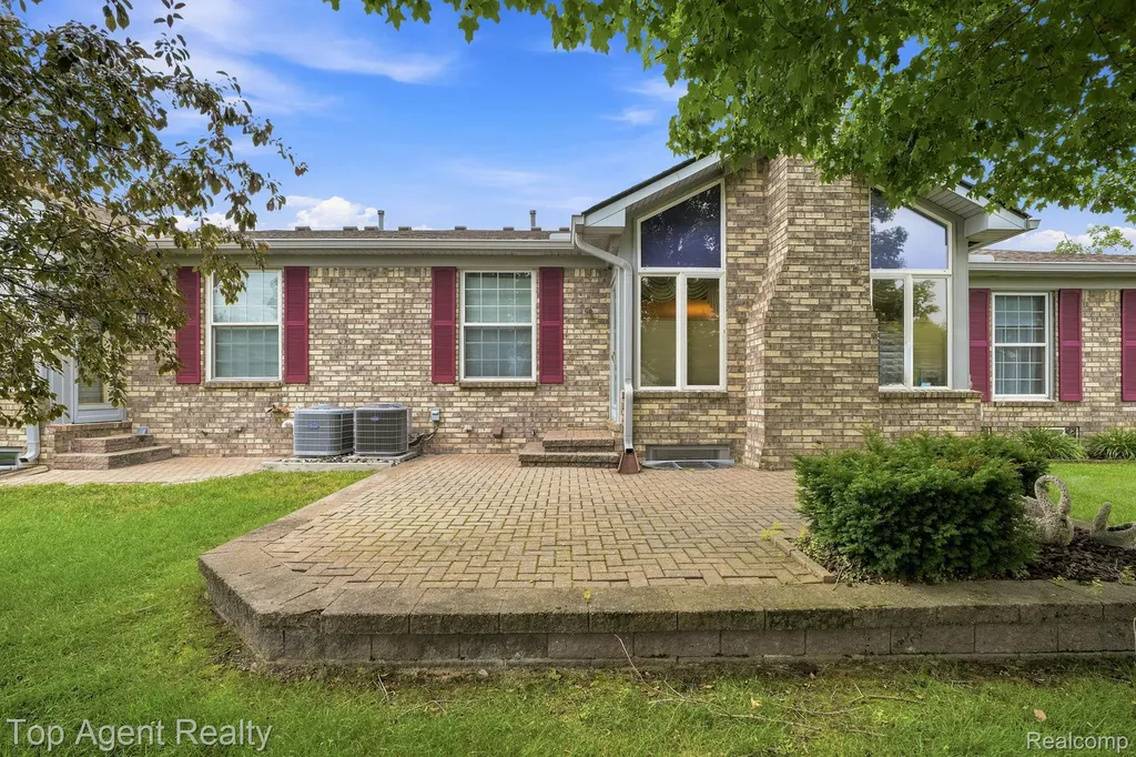 48659 Sundance Court Shelby Charter Township MI 48315