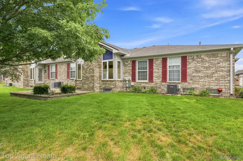 48659 Sundance Court Shelby Charter Township MI 48315