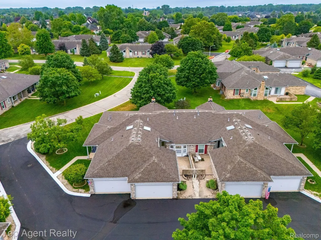 48659 Sundance Court Shelby Charter Township MI 48315