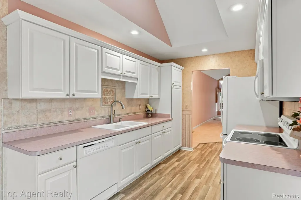 48659 Sundance Court Shelby Charter Township MI 48315