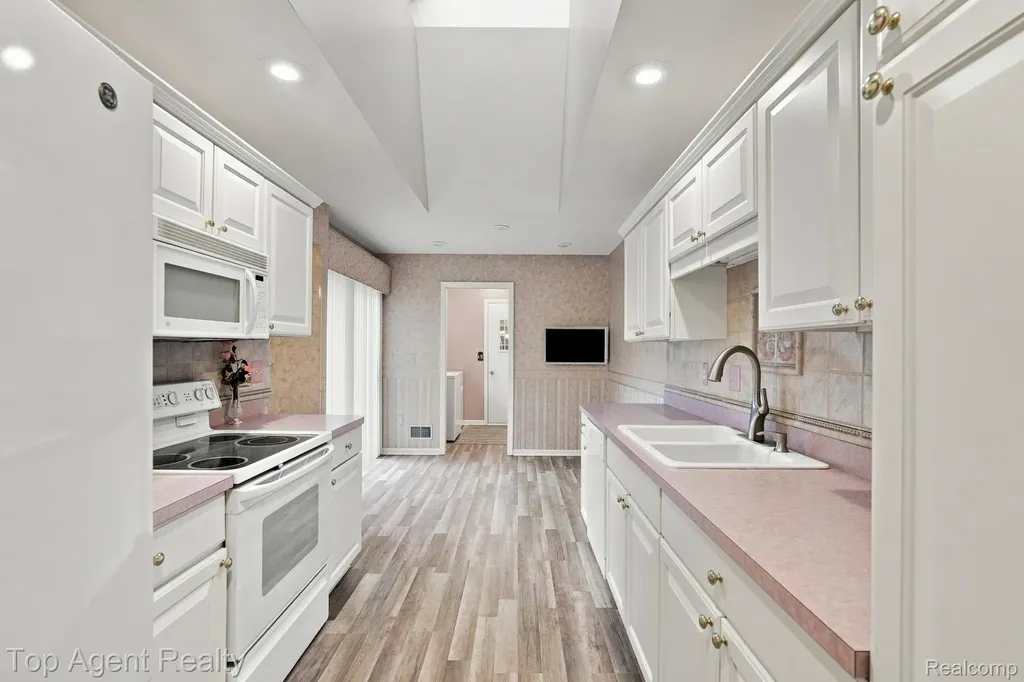 48659 Sundance Court Shelby Charter Township MI 48315