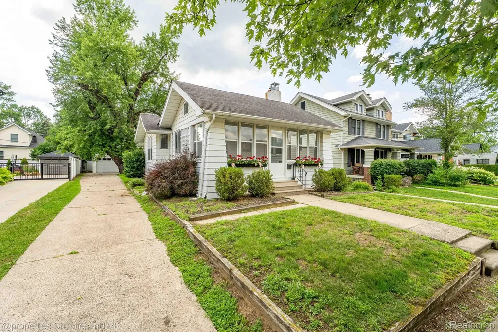 1609 N Washington Avenue Royal Oak City MI 48067