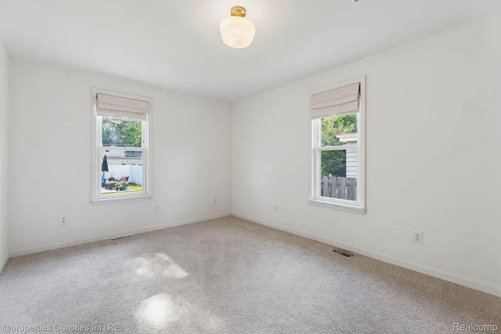1609 N Washington Avenue Royal Oak City MI 48067
