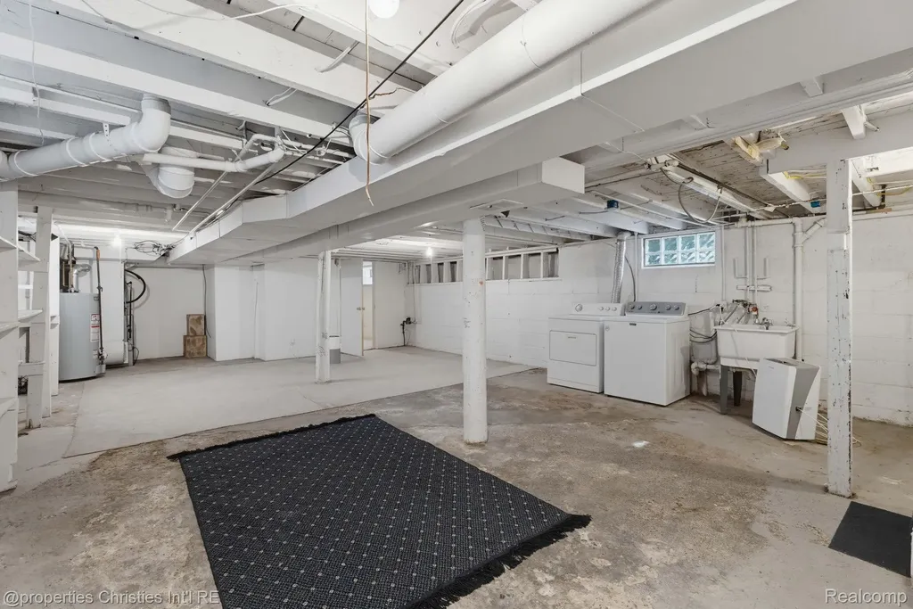 1609 N Washington Avenue Royal Oak City MI 48067