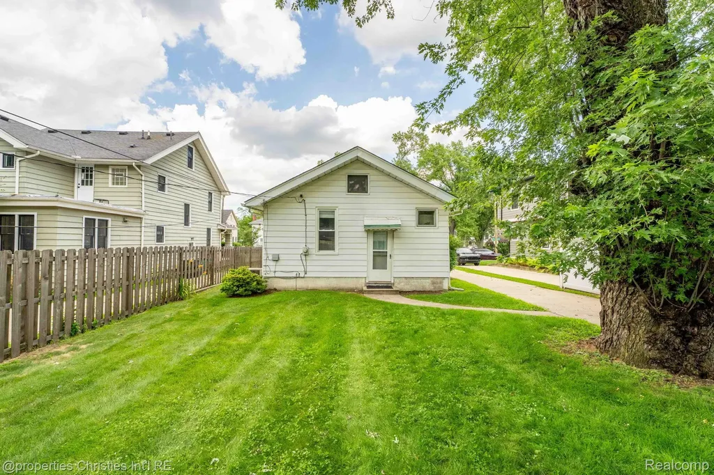 1609 N Washington Avenue Royal Oak City MI 48067