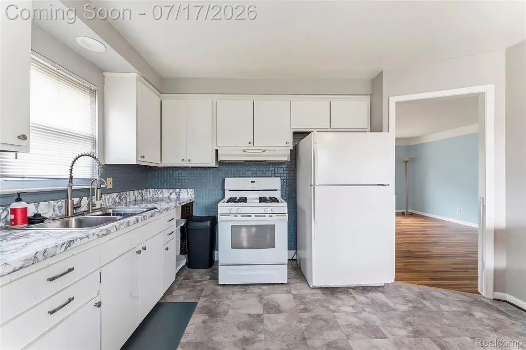 32628 Bertram Drive Westland City MI 48185