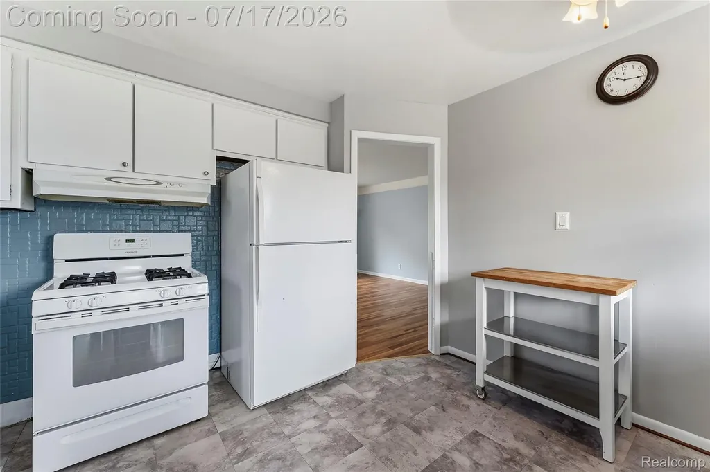 32628 Bertram Drive Westland City MI 48185
