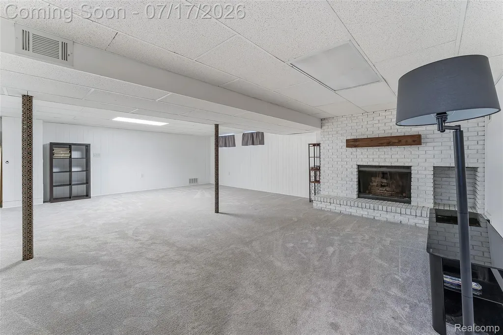 32628 Bertram Drive Westland City MI 48185