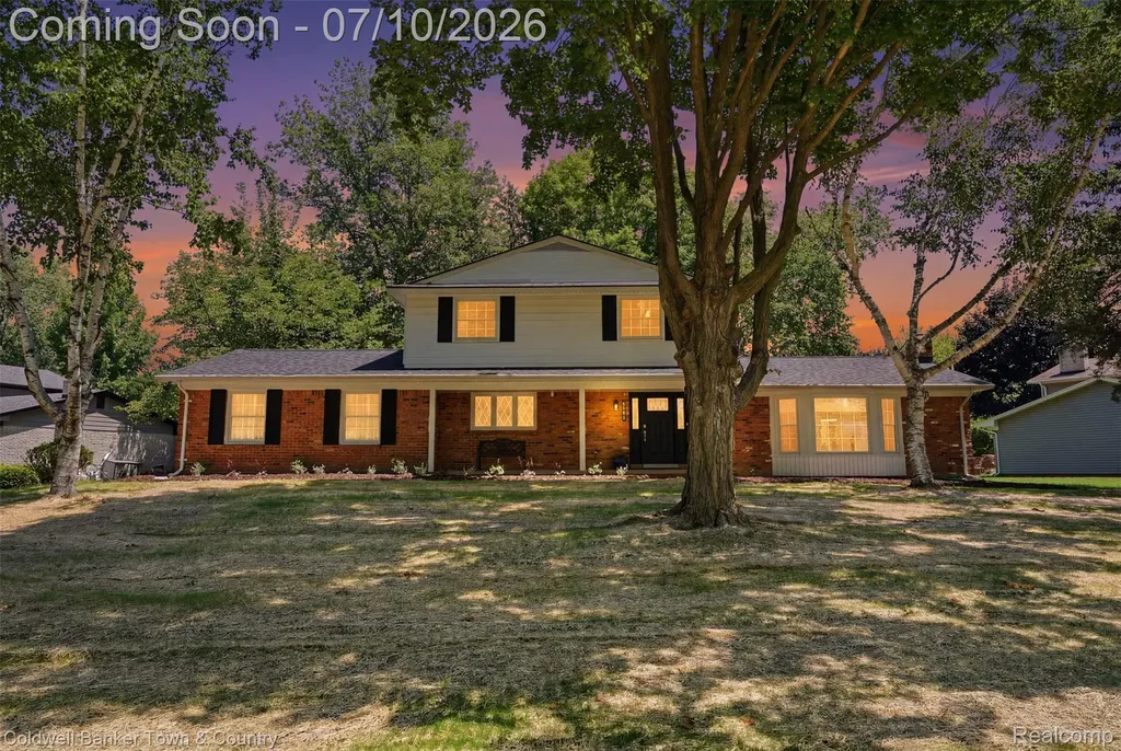 4301 Macqueen Drive West Bloomfield Charter Township MI 48323