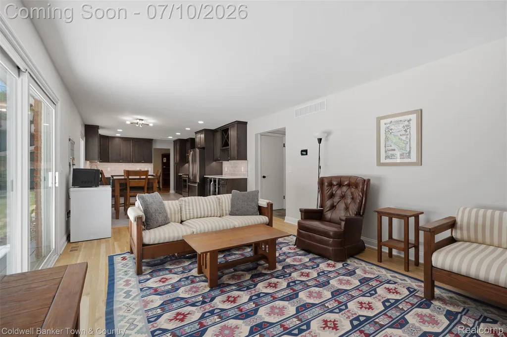 4301 Macqueen Drive West Bloomfield Charter Township MI 48323