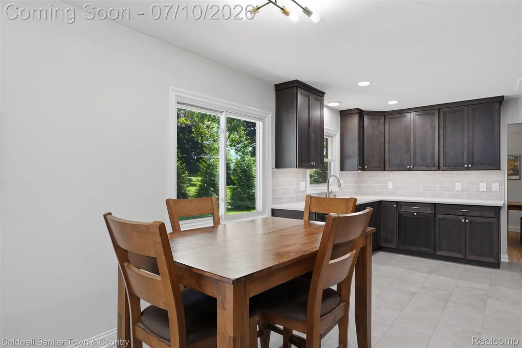 4301 Macqueen Drive West Bloomfield Charter Township MI 48323