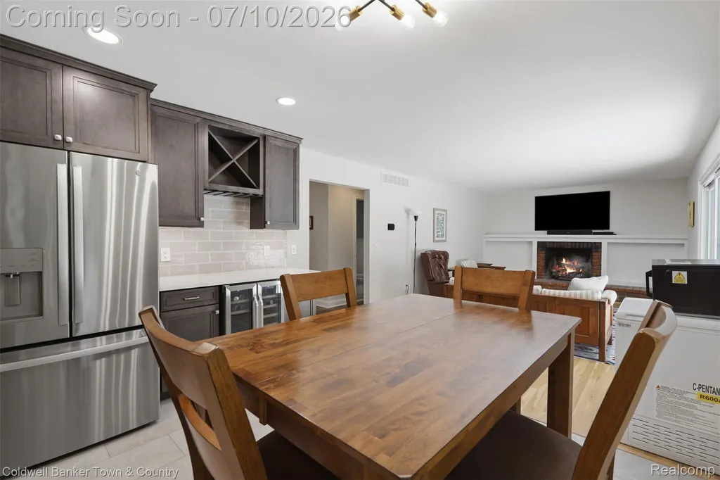 4301 Macqueen Drive West Bloomfield Charter Township MI 48323